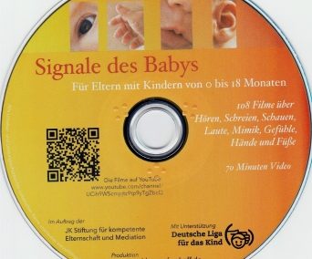 „Signale des Babys. Für Eltern mit Kindern von 0 bis 18 Monaten“, in Deutsch, Englisch und Türkisch